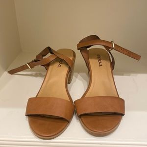 Light brown little heels